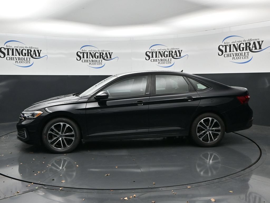 Used 2023 Volkswagen Jetta Sport FWD image 4
