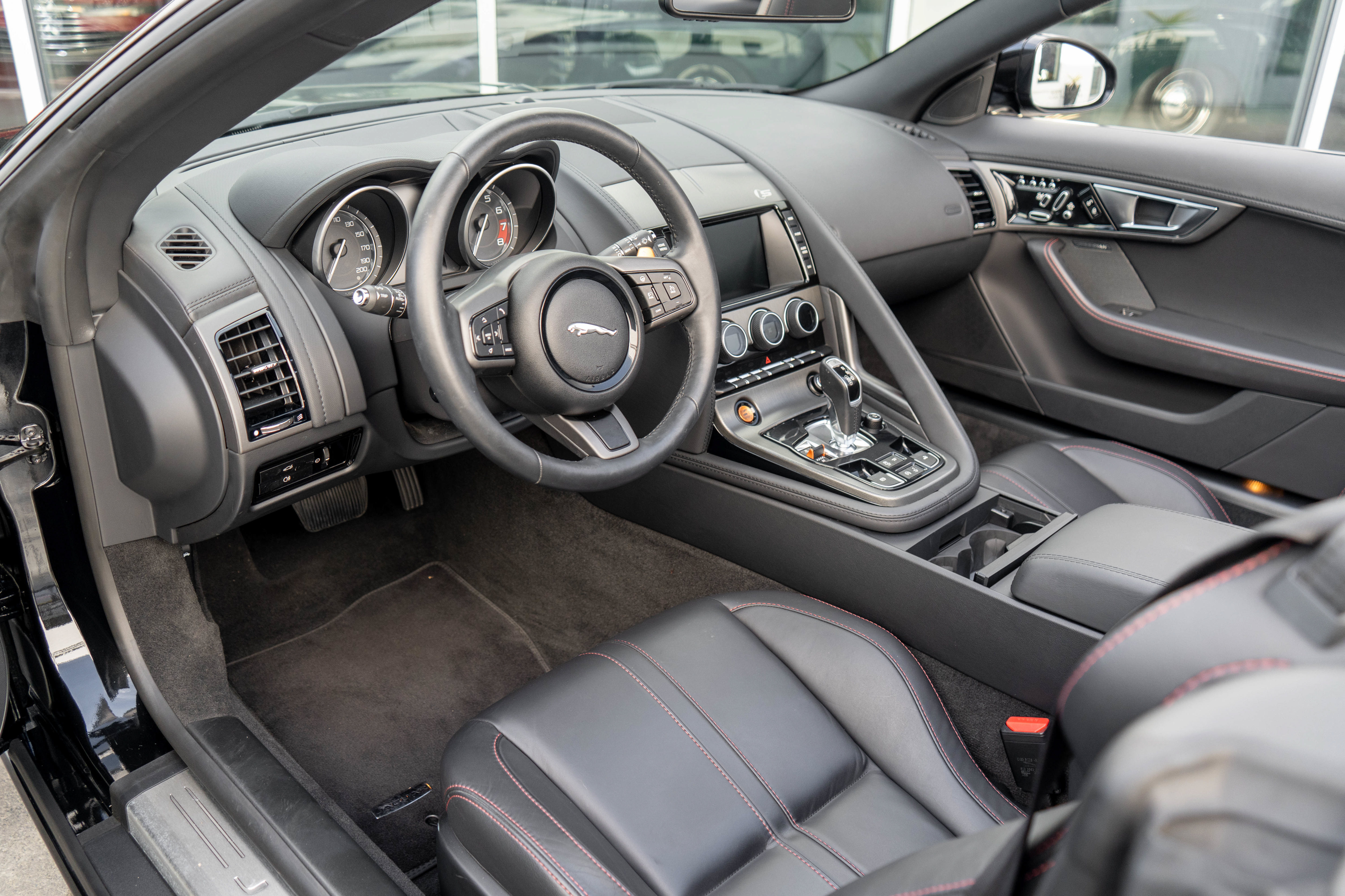 Used 2014 Jaguar F-TYPE S RWD image 10