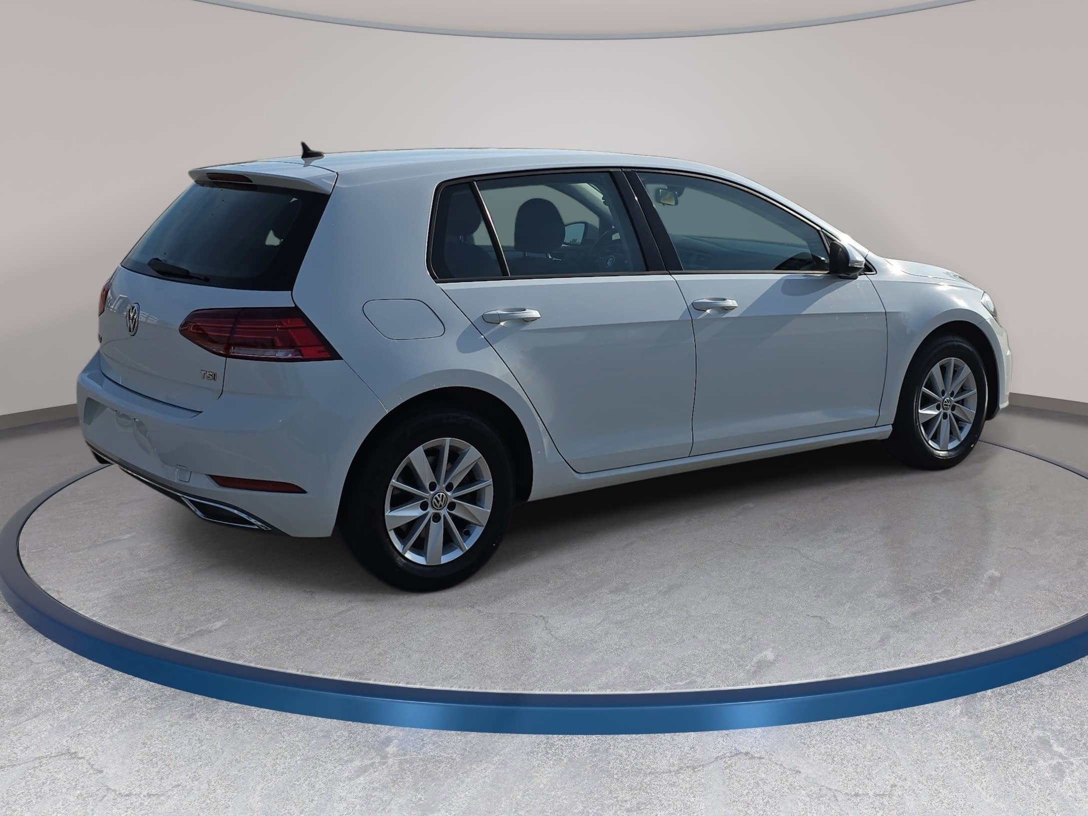 Used 2018 Volkswagen Golf S image 5