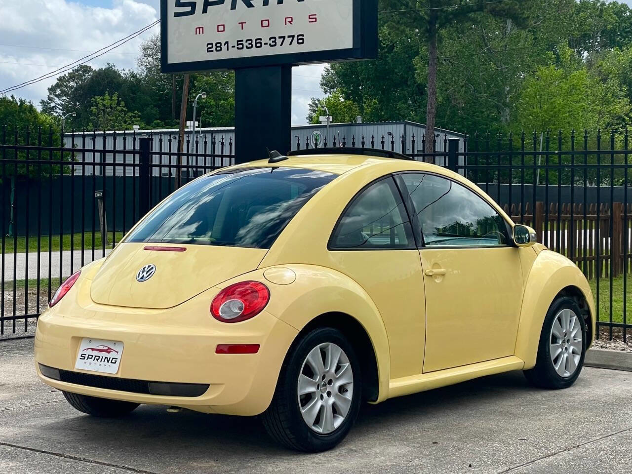 Used 2009 Volkswagen Beetle Coupe FWD image 7