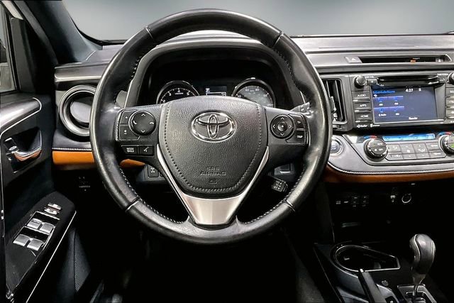 Used 2016 Toyota RAV4 SE image 10
