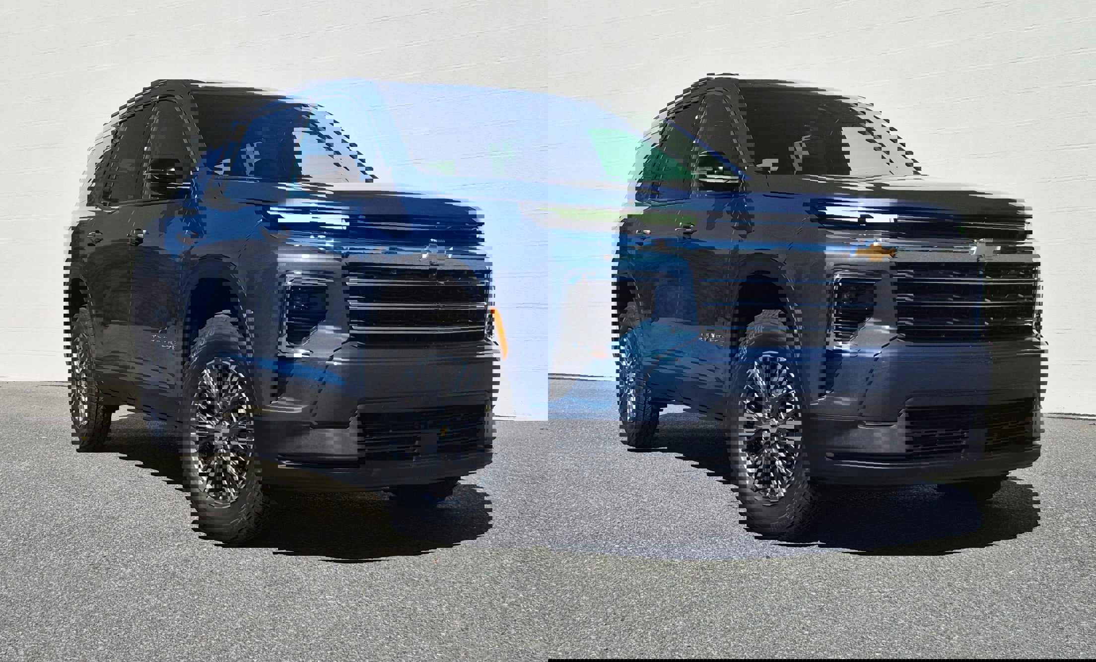 New 2026 Chevrolet Traverse LT w/ Driver Confidence Package image 2