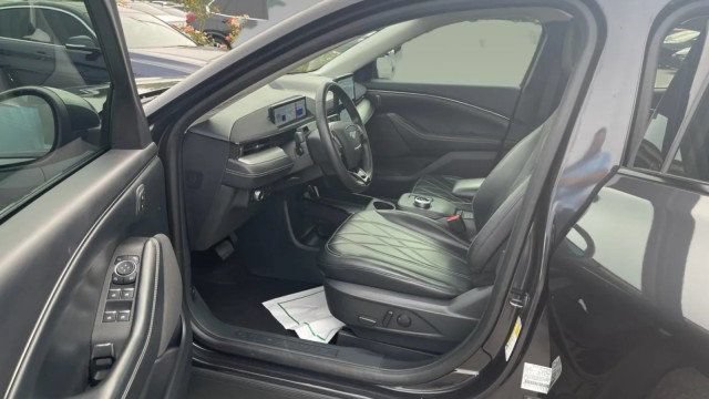Used 2022 Ford Mustang Mach-E Select w/ Comfort/Technology Package RWD image 12