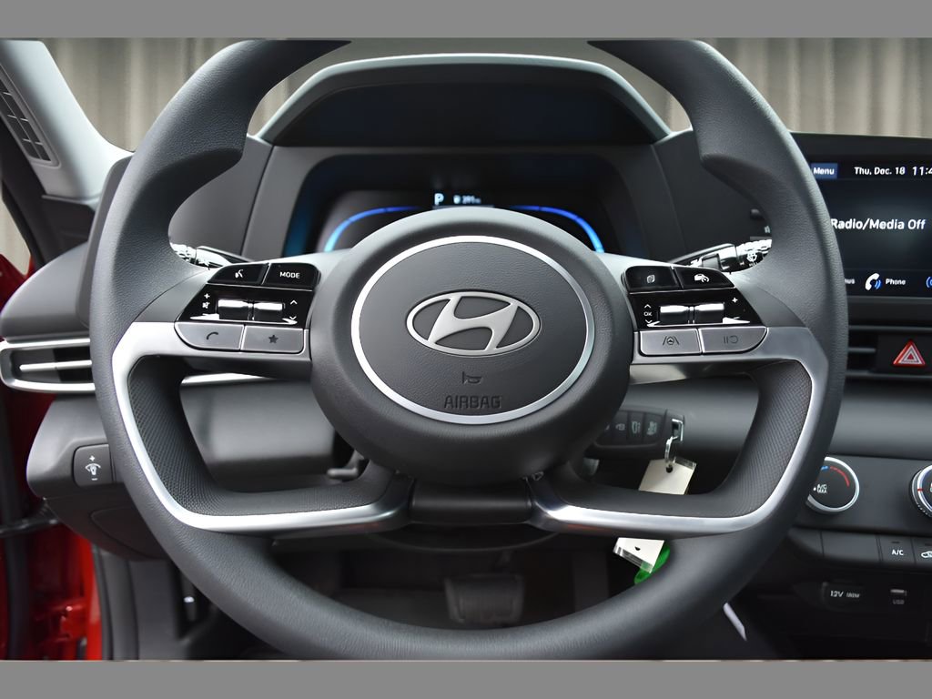 New 2026 Hyundai Elantra SE image 18