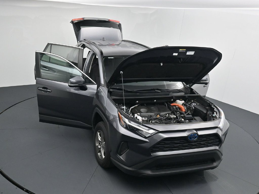 Used 2024 Toyota RAV4 XLE AWD/4WD image 25