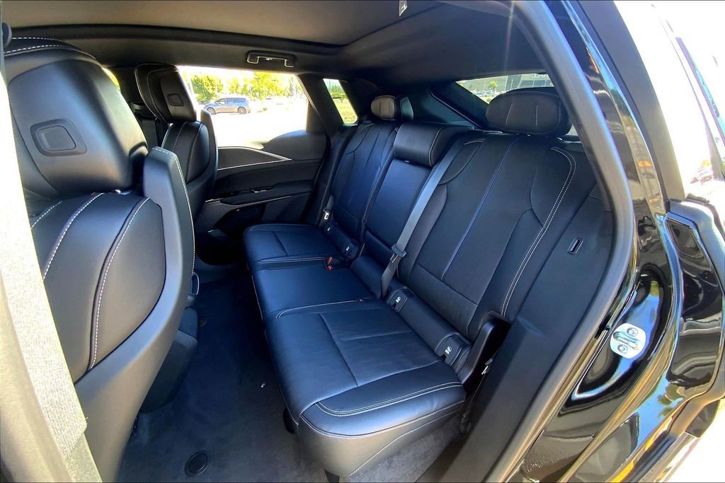 New 2026 Cadillac Lyriq Luxury image 27