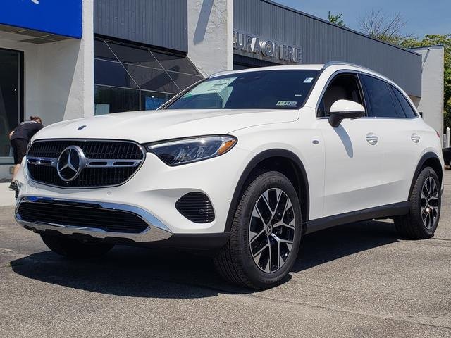 New 2025 Mercedes-Benz GLC 350e 4MATIC image 2