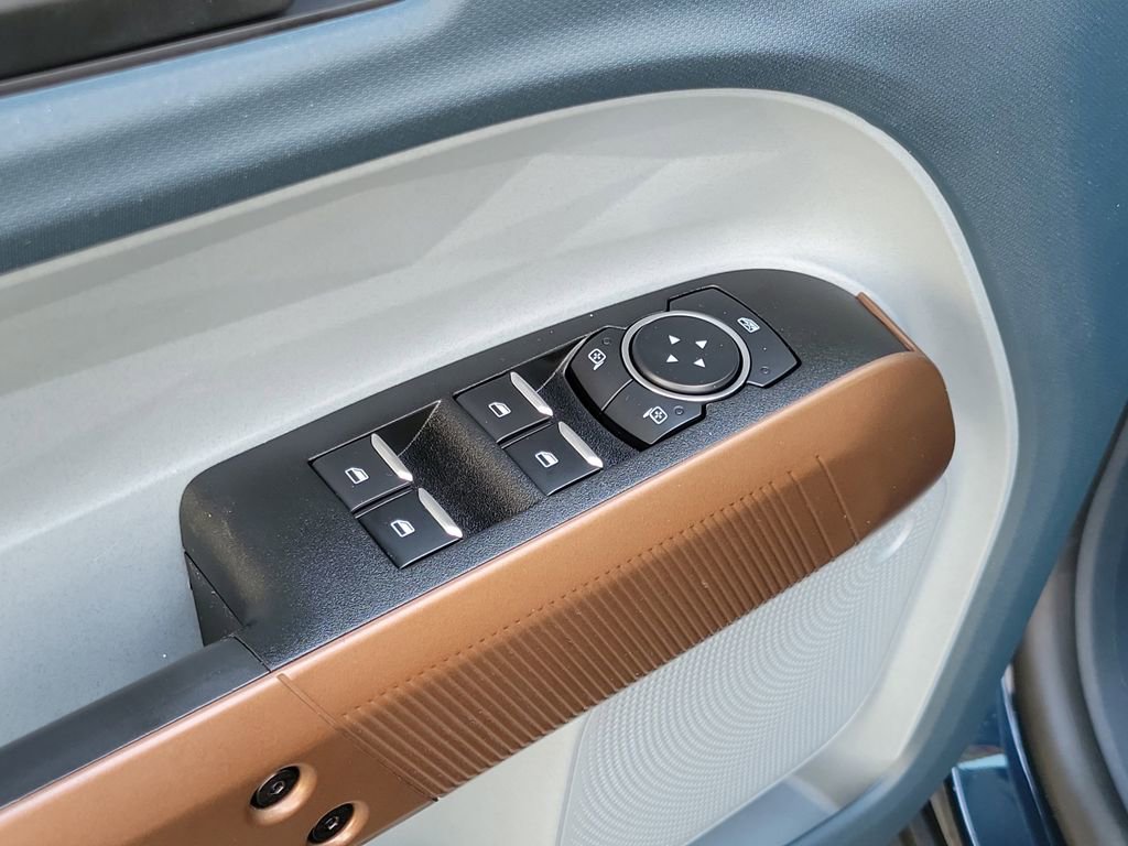 Used 2023 Ford Maverick Lariat image 18