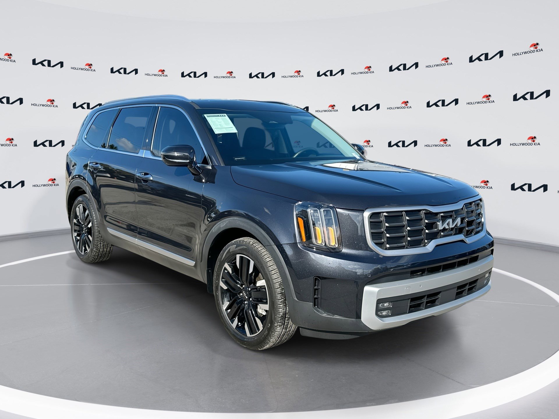 Used 2025 Kia Telluride SX w/ SX Captain's Chair Package