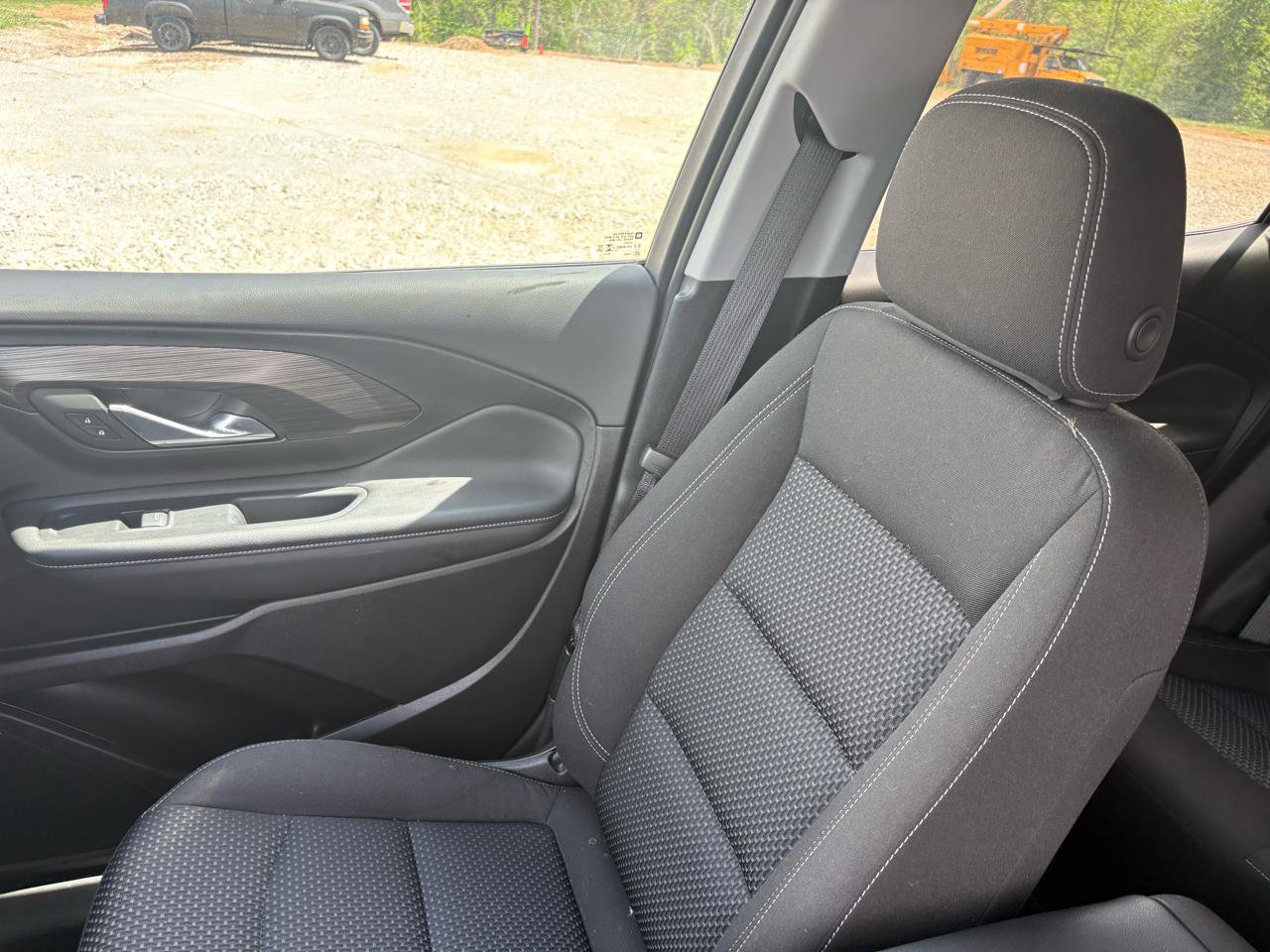 Used 2024 GMC Terrain SLE w/ Driver Convenience Package FWD image 19
