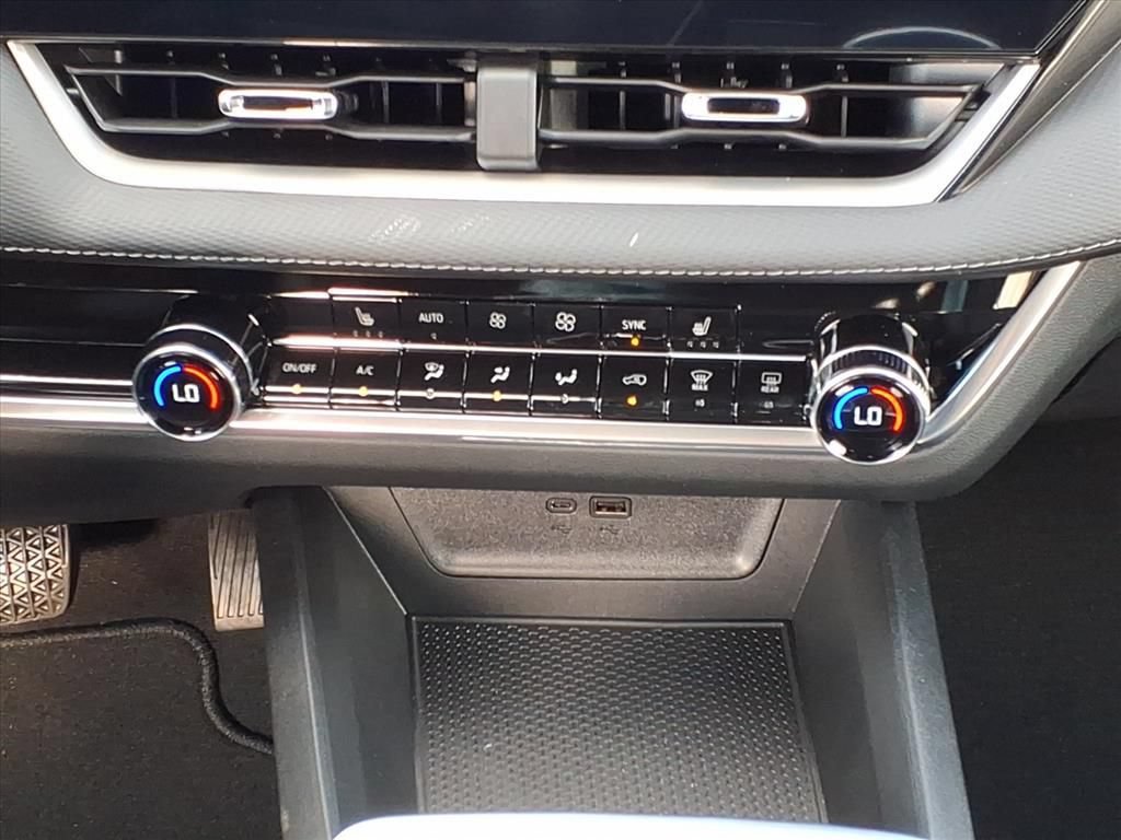 New 2027 Chevrolet Equinox LT w/ Convenience Package II FWD image 19