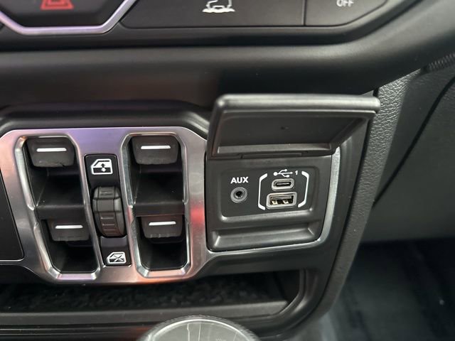 Used 2021 Jeep Gladiator Sport image 21
