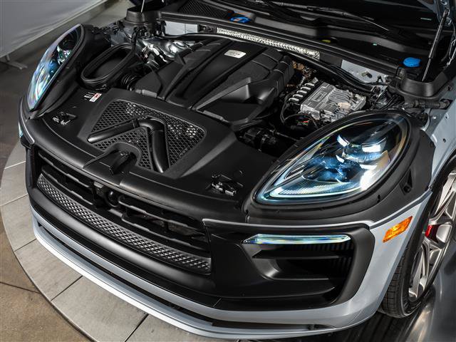 Certified 2026 Porsche Macan GTS AWD/4WD image 17