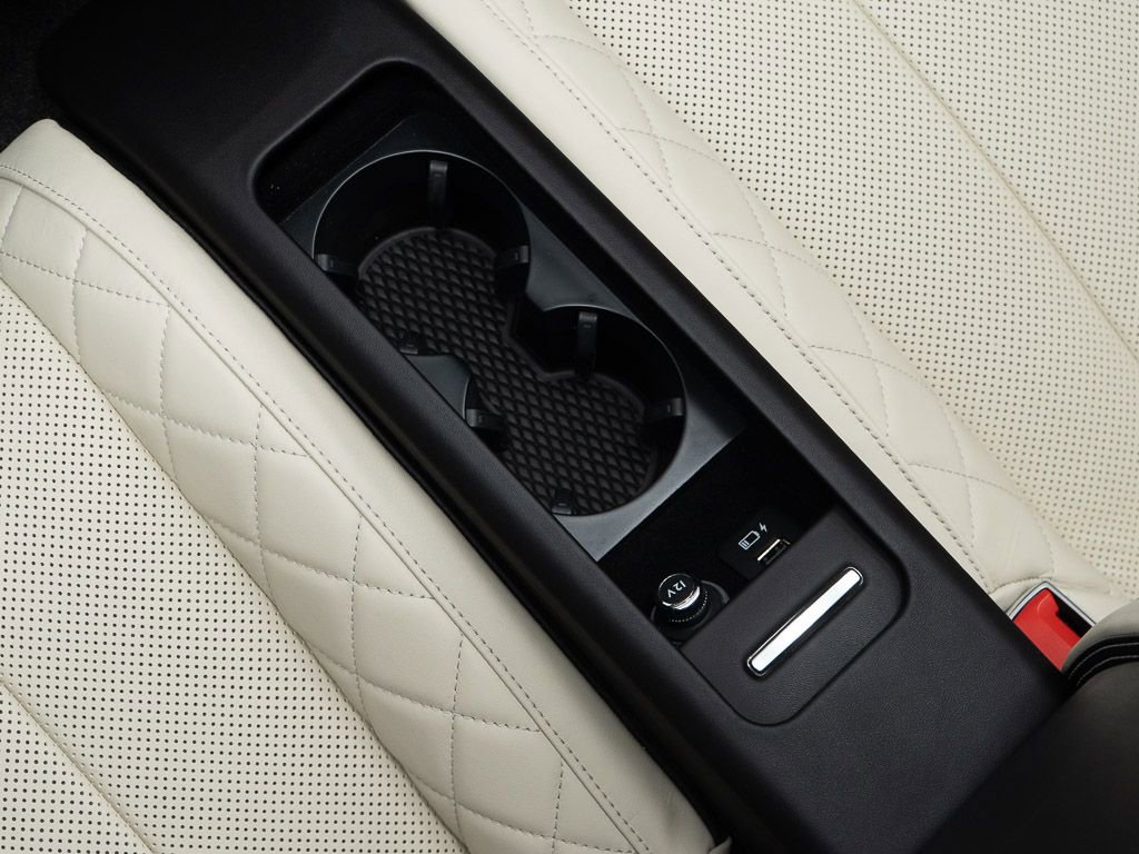 Used 2023 Bentley Continental GT Azure image 28
