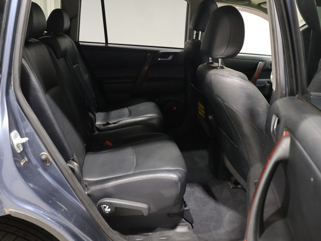 Used 2013 Toyota Highlander Limited AWD/4WD image 23