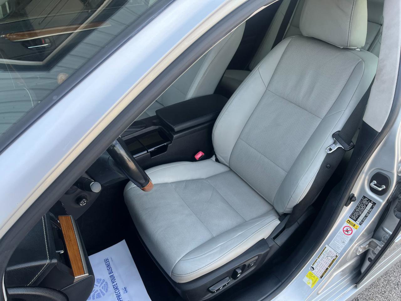 Used 2013 Lexus ES 300h w/ Luxury Pkg image 12