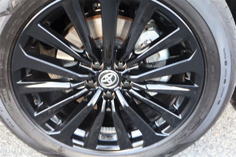 Used 2025 Toyota Highlander XSE image 30