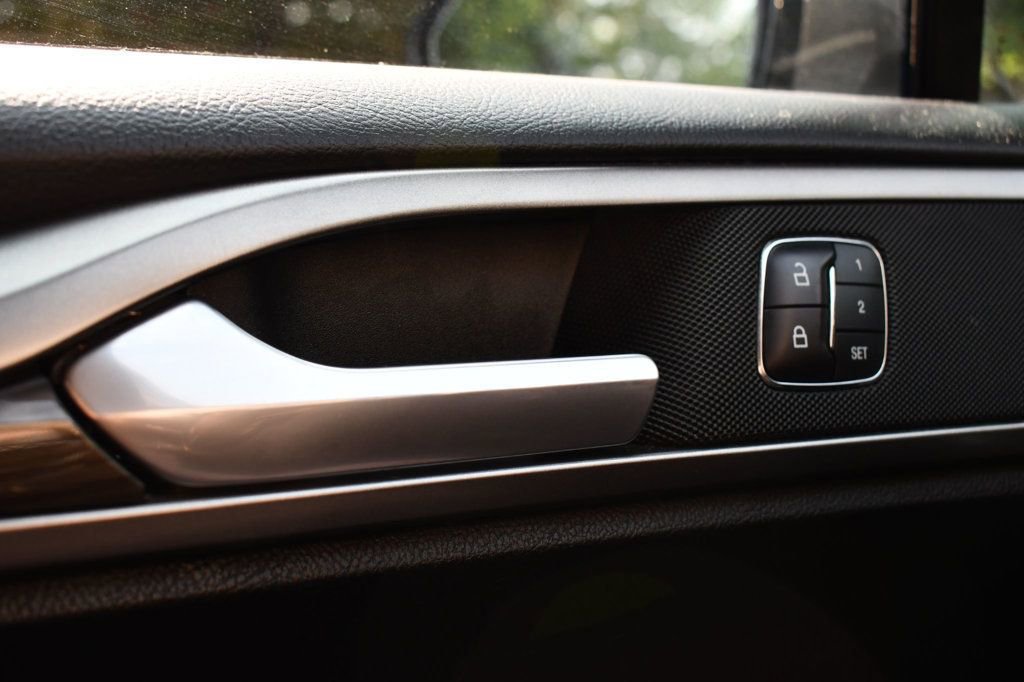 Used 2017 Ford Fusion Energi SE image 14