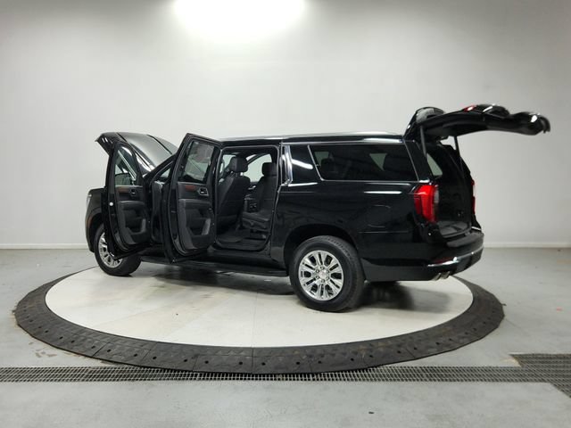 Used 2025 GMC Yukon XL Denali AWD/4WD image 14