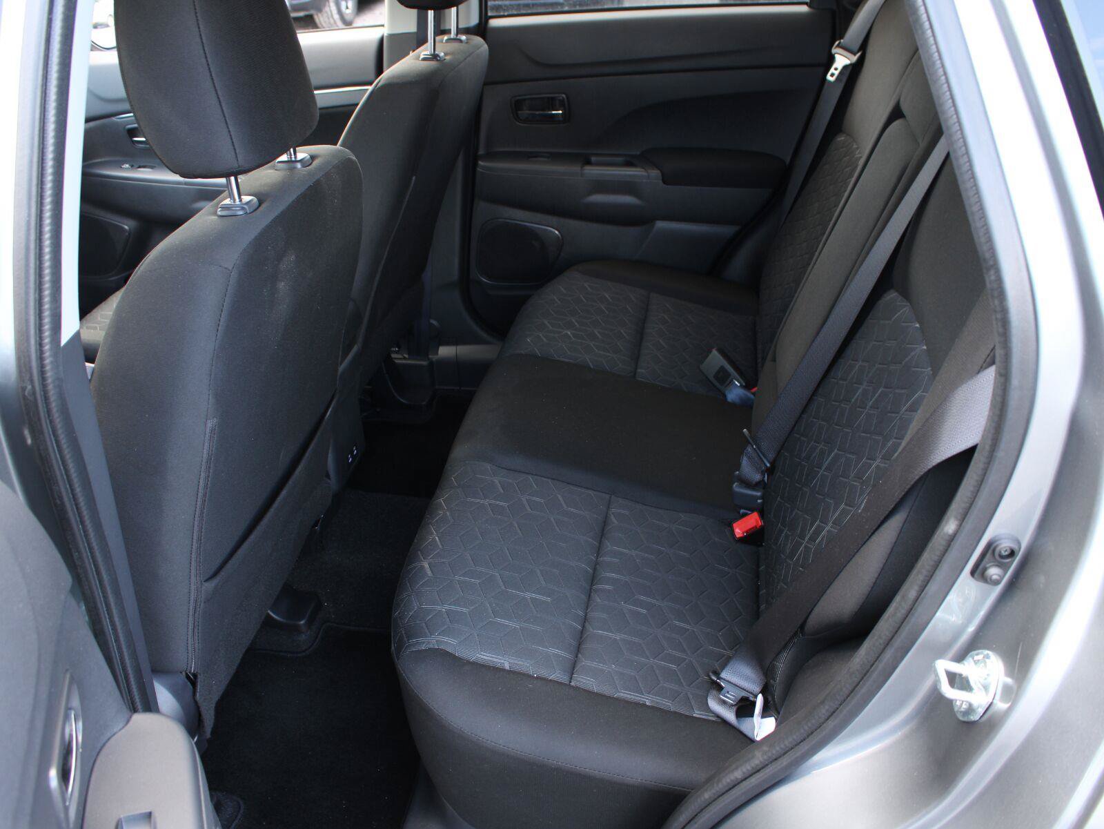 Used 2026 Mitsubishi Outlander Sport LE AWD/4WD image 16