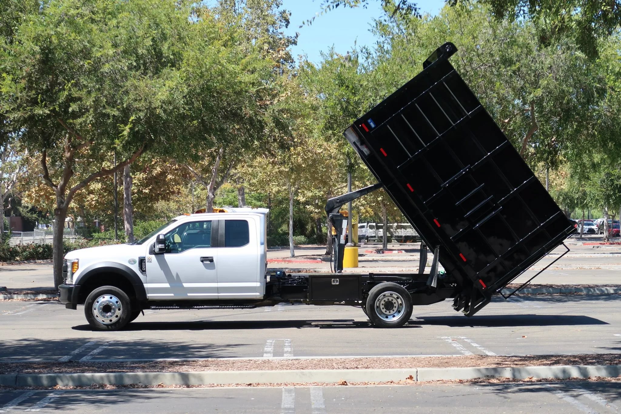 Used 2017 Ford F550 2WD SuperCab Super Duty image 6