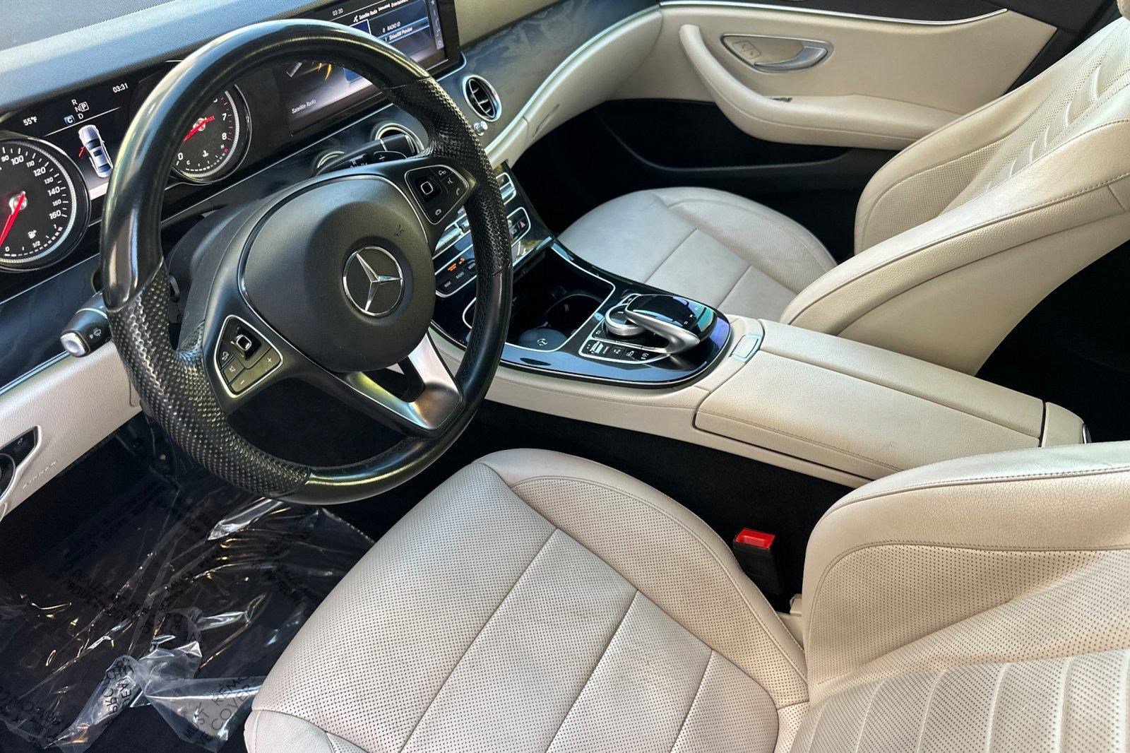 Used 2017 Mercedes-Benz E 300 4MATIC image 4