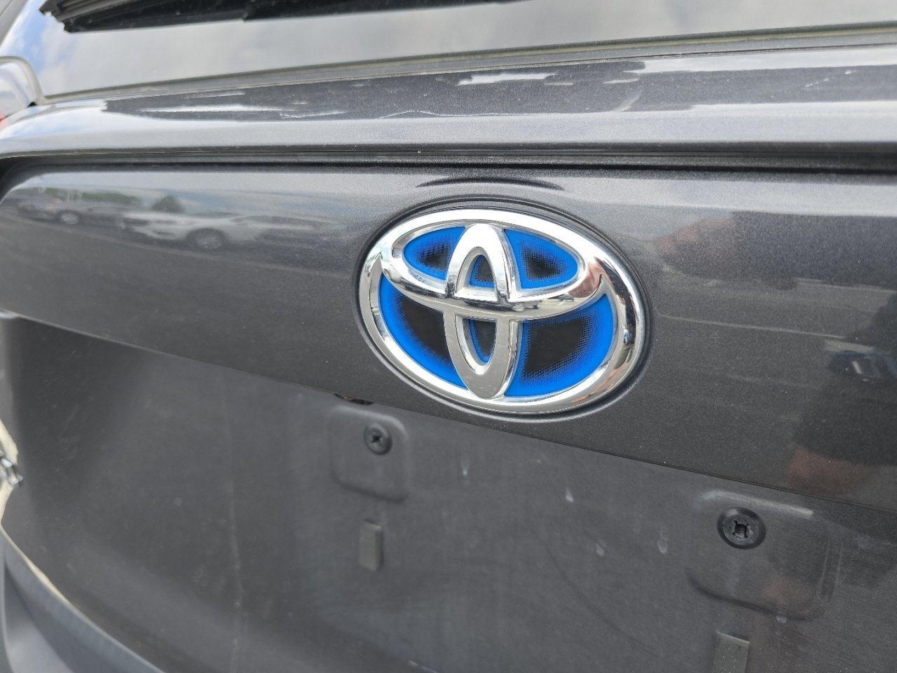 Used 2022 Toyota RAV4 LE AWD/4WD image 17