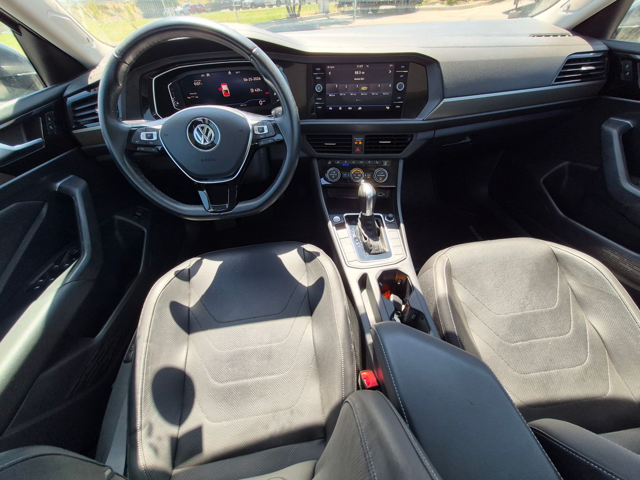 Used 2019 Volkswagen Jetta SEL Premium FWD image 27