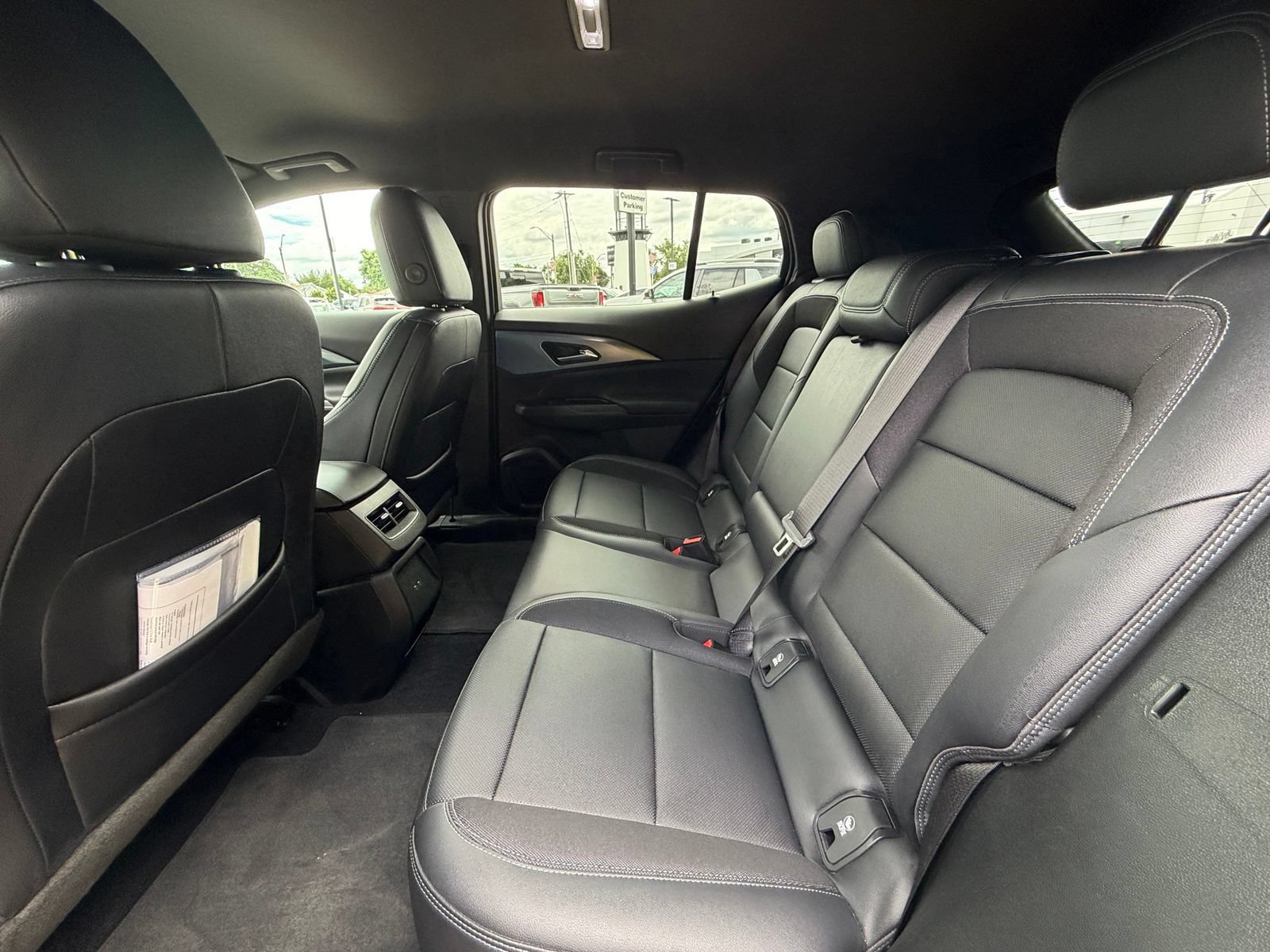 Used 2025 Chevrolet Equinox EV LT w/ Convenience Package FWD image 5