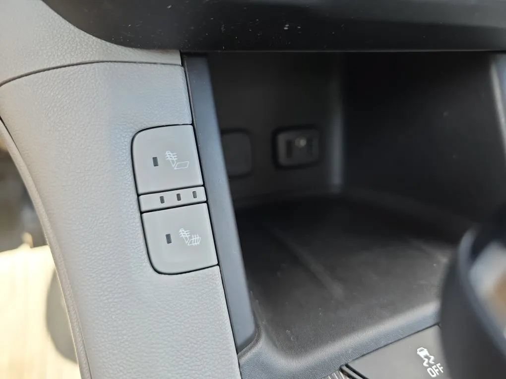 Used 2017 GMC Acadia SLT w/ LPO, Floor Liner Package FWD image 34