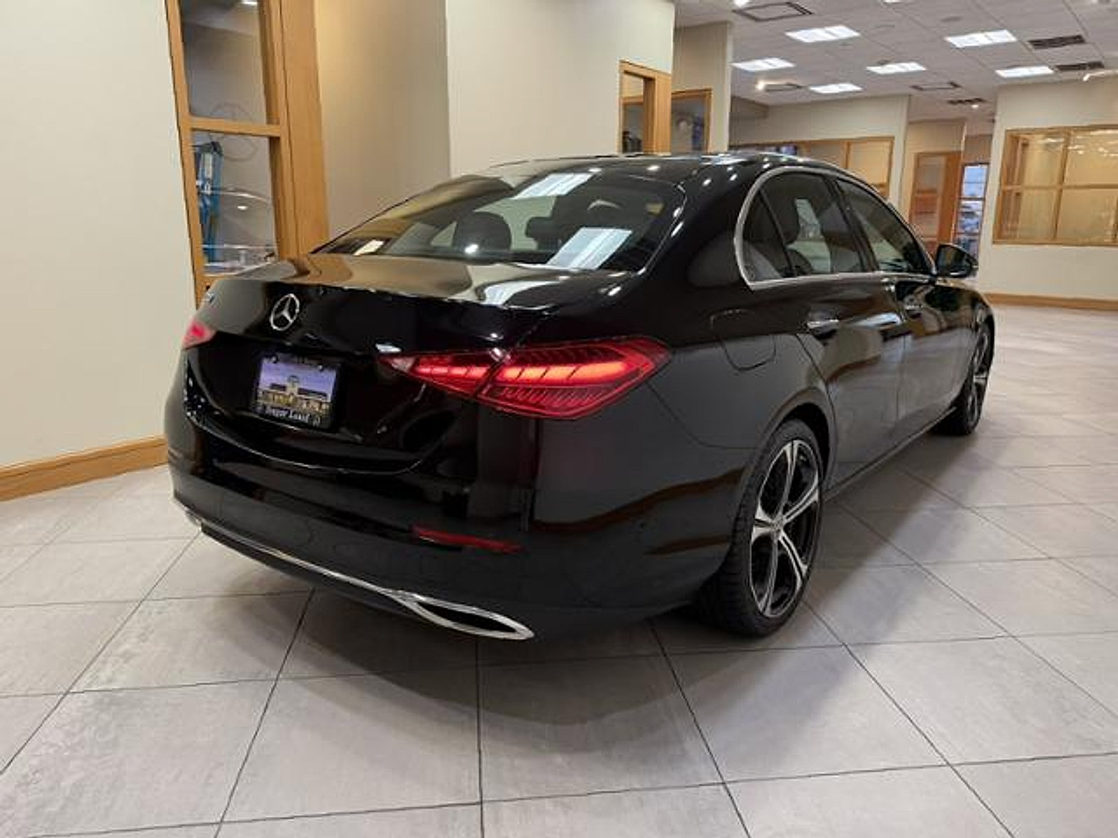 Used 2024 Mercedes-Benz C 300 Sedan image 5