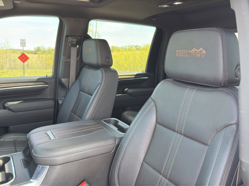 Used 2024 Chevrolet Silverado 3500 High Country w/ High Country Premium Package AWD/4WD image 20
