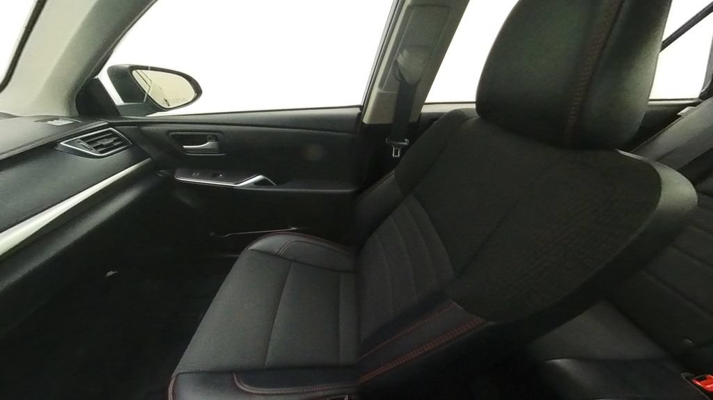 Used 2016 Toyota Camry SE w/ Moonroof Package FWD image 22