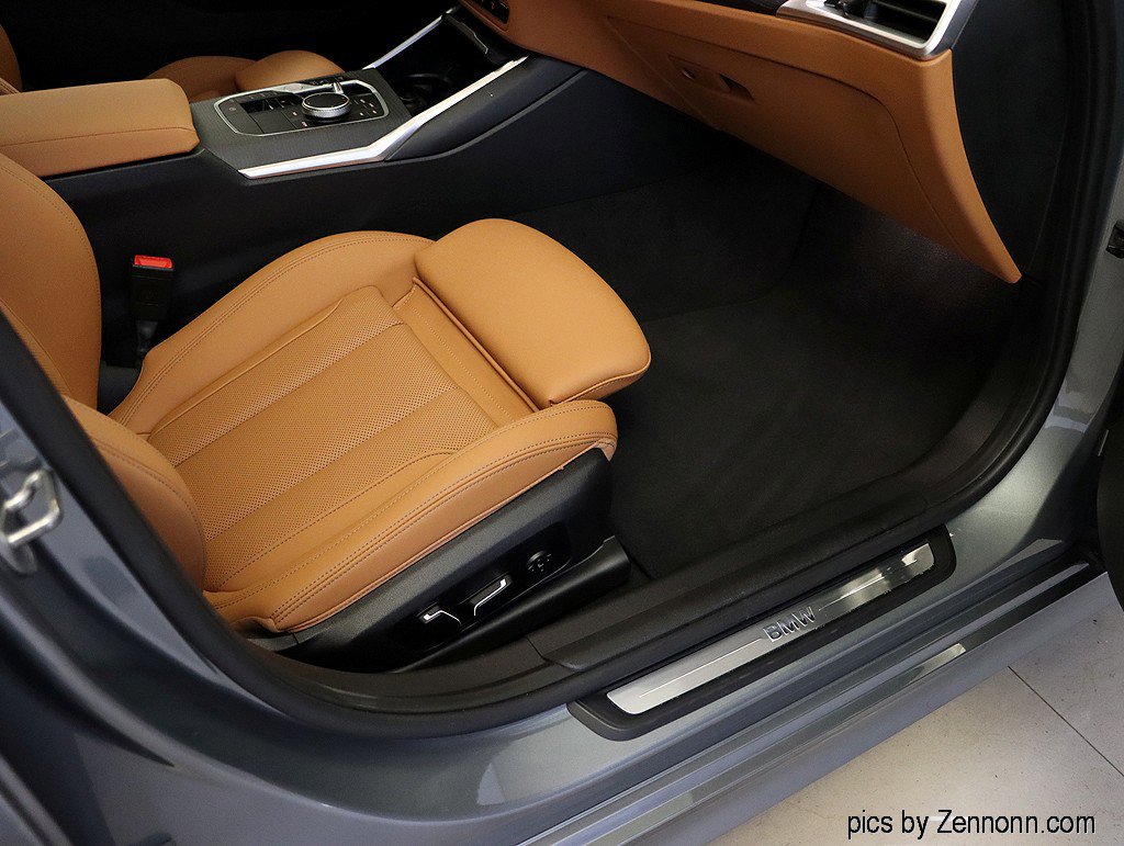 Used 2025 BMW 330i xDrive Sedan w/ M Sport Package image 33