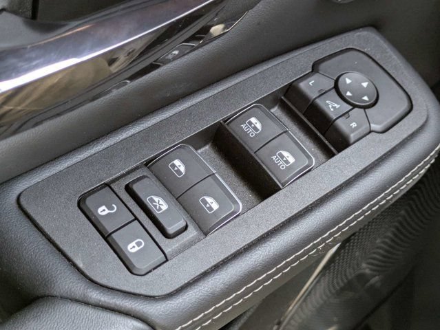Used 2025 RAM 1500 Limited AWD/4WD image 17