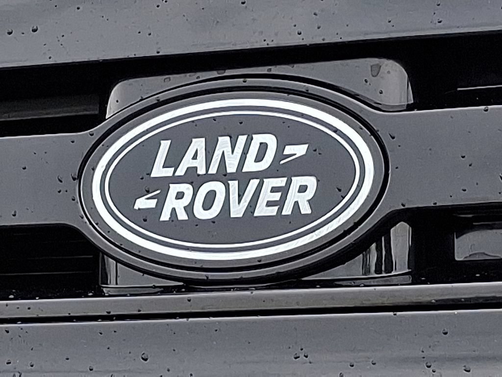 New 2026 Land Rover Defender 130 X-Dynamic SE AWD/4WD image 18