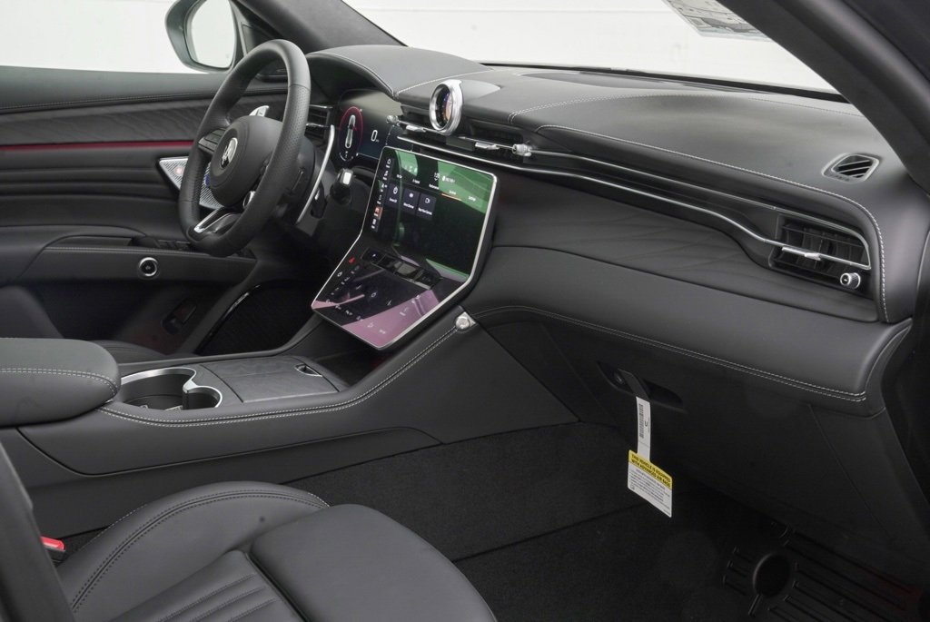 New 2025 Maserati Grecale Modena image 39