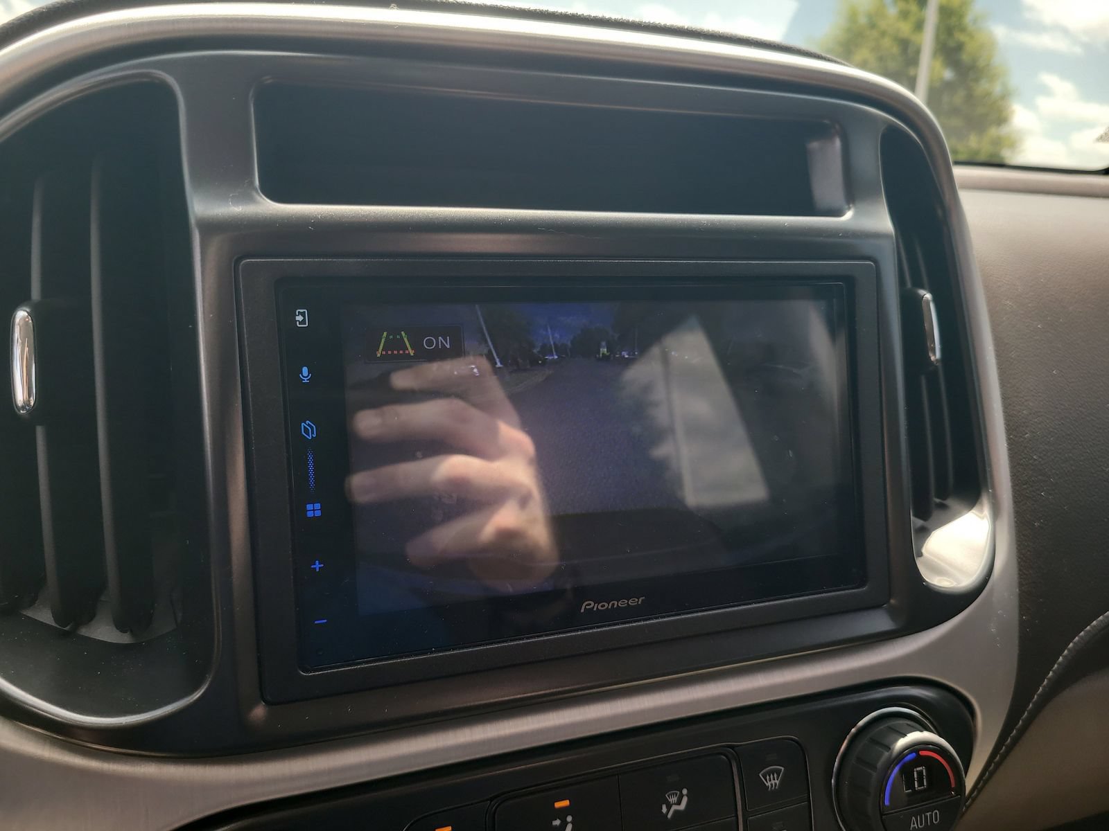 Used 2015 GMC Canyon SLT w/ Driver Alert Package RWD image 19