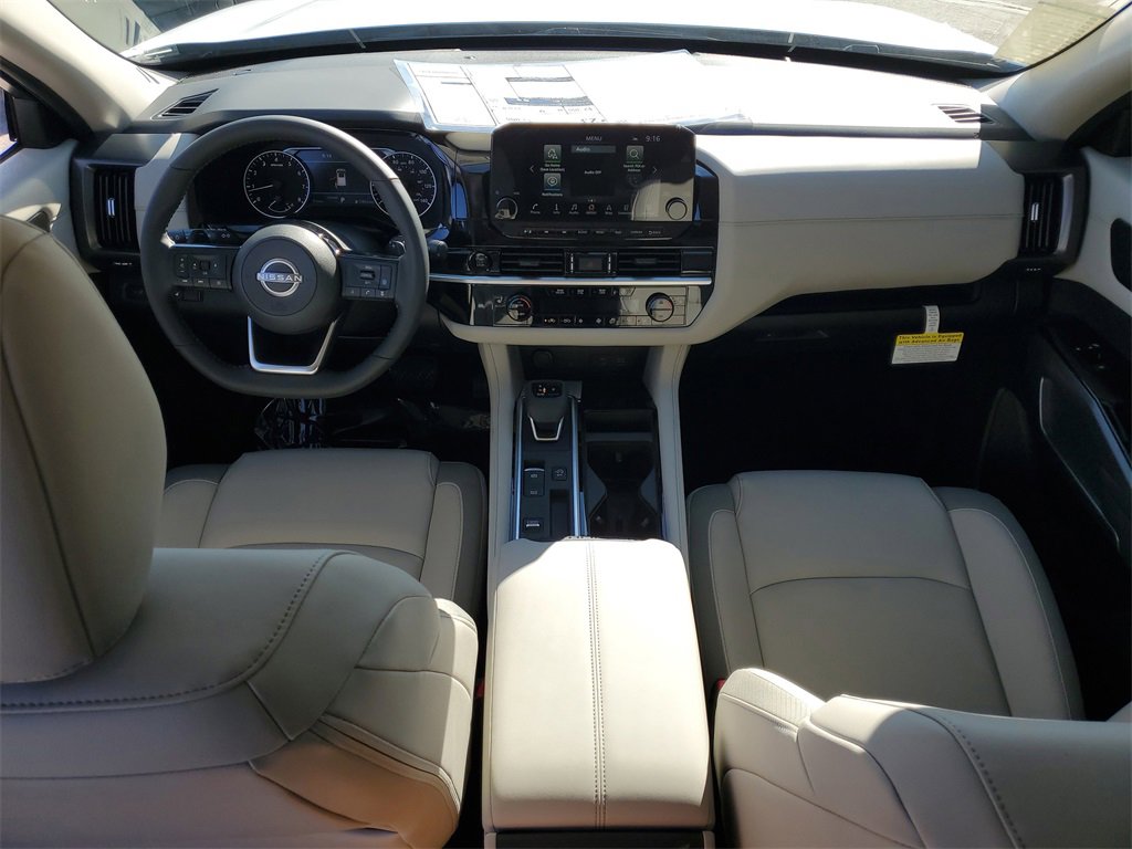 New 2025 Nissan Pathfinder SL image 7