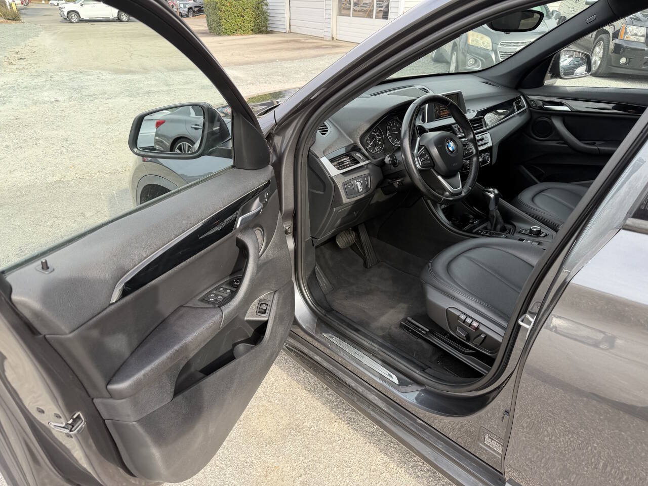 Used 2017 BMW X1 xDrive28i AWD/4WD image 10