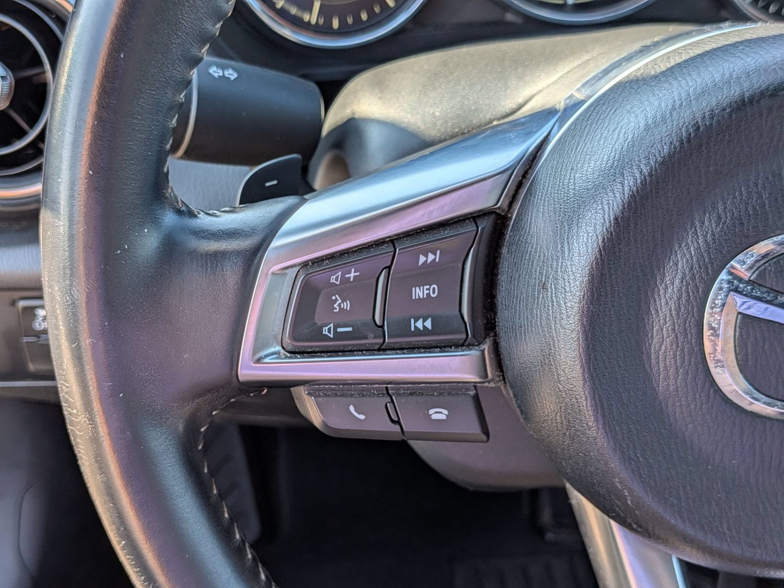 Used 2023 MAZDA MX-5 Miata Grand Touring RWD image 18