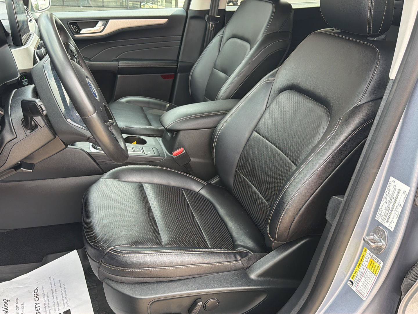 Used 2022 Ford Escape SEL w/ Technology Package FWD image 10