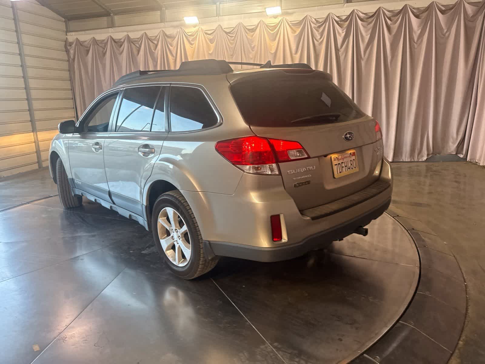 Used 2014 Subaru Outback 2.5i Limited w/ Moonroof Package AWD/4WD image 7