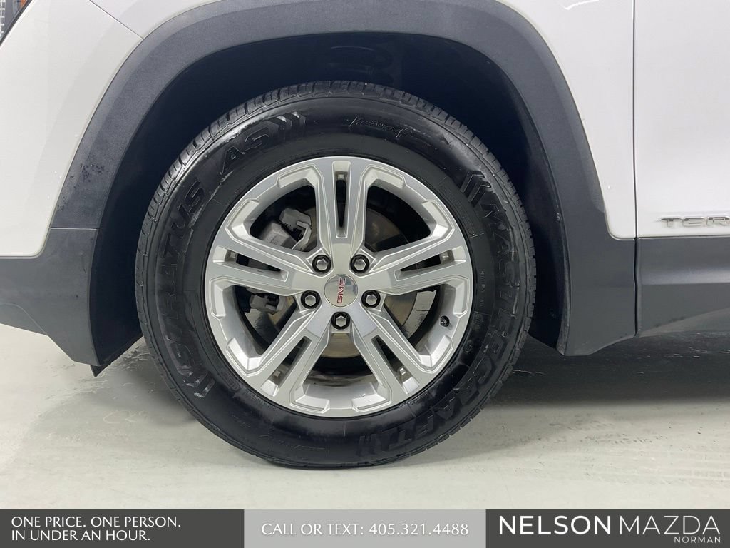 Used 2022 GMC Terrain SLE w/ Driver Convenience Package FWD image 10