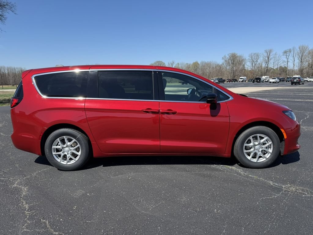 New 2026 Chrysler Voyager LX FWD image 5