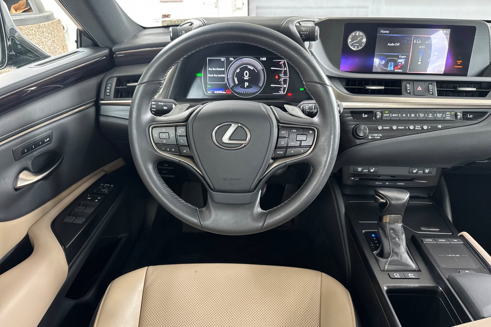 Certified 2020 Lexus ES 300h w/ Premium Package FWD image 18