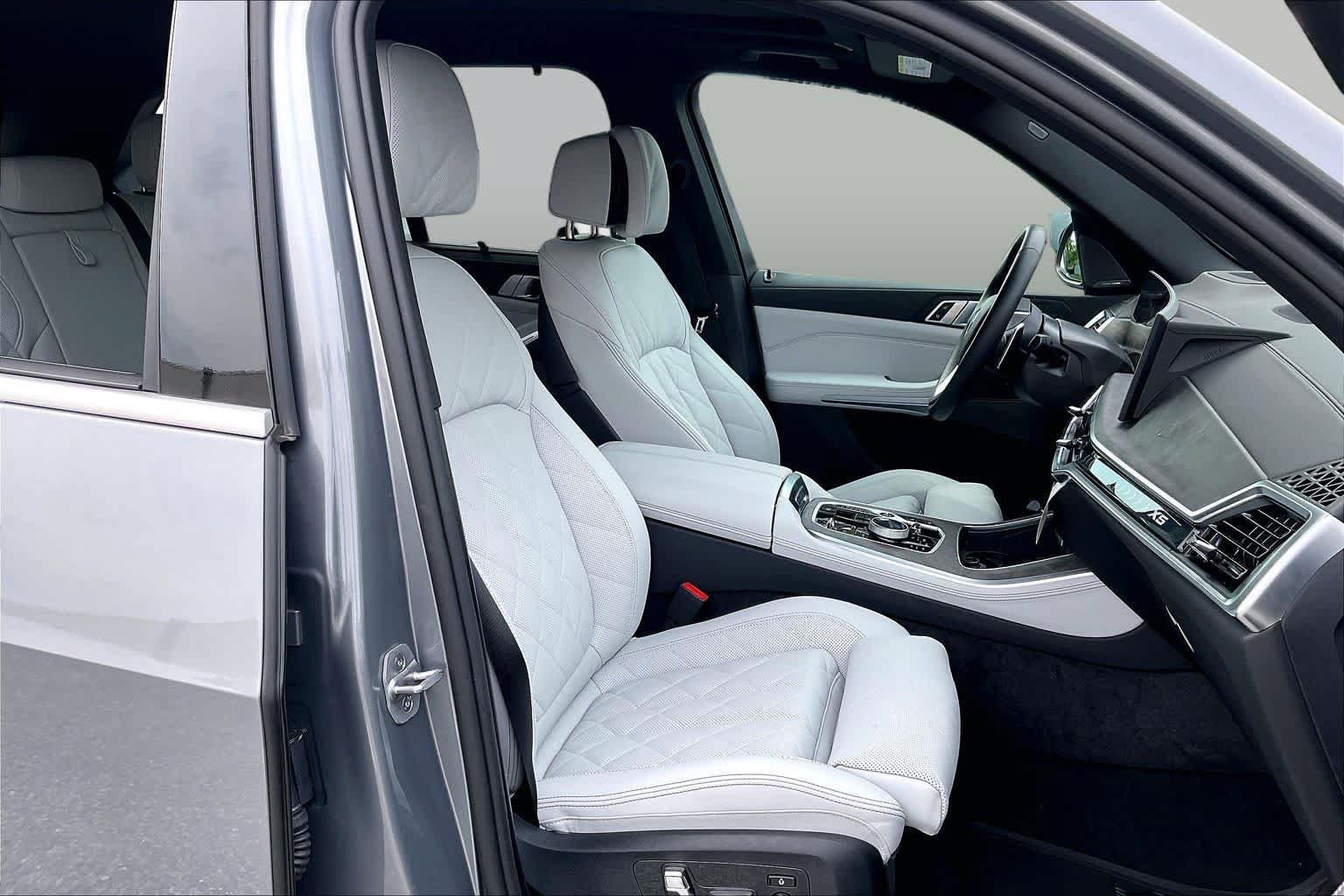 Used 2026 BMW X5 xDrive40i w/ Executive Package AWD/4WD image 8