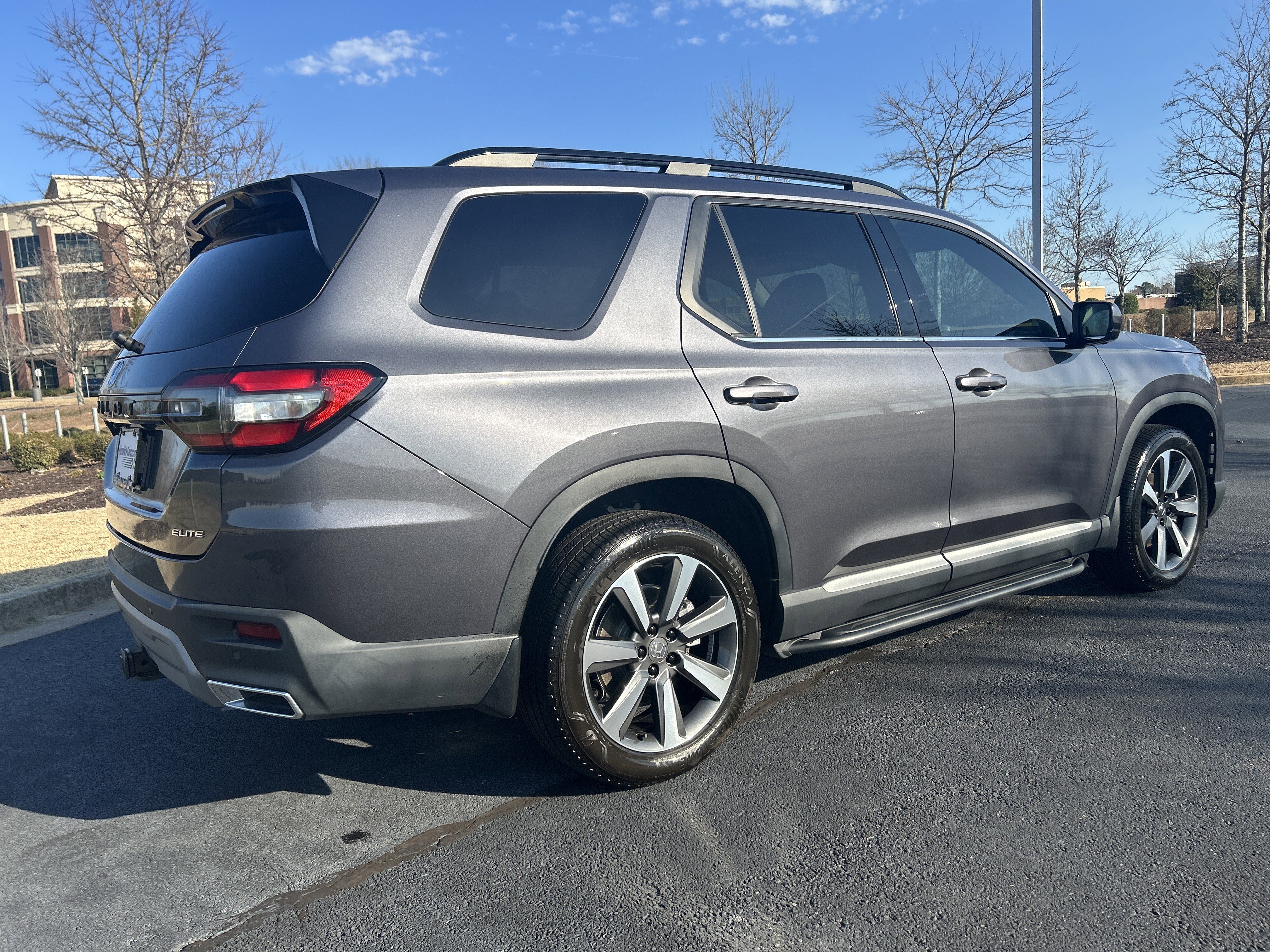 Used 2024 Honda Pilot Elite image 9