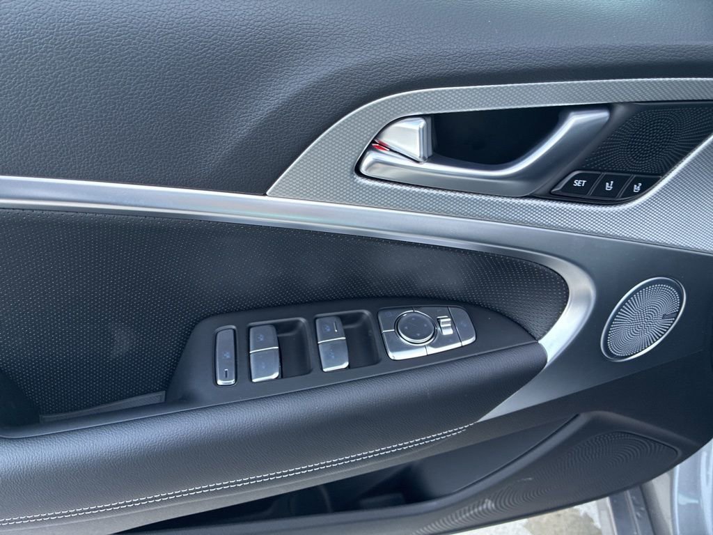 New 2026 Genesis G70 2.5T Prestige RWD image 18