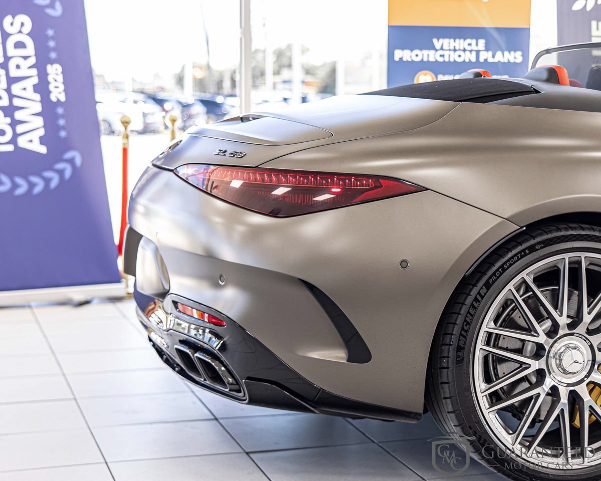 Used 2022 Mercedes-Benz SL 63 AMG 4MATIC w/ AMG Aerodynamic Package image 16